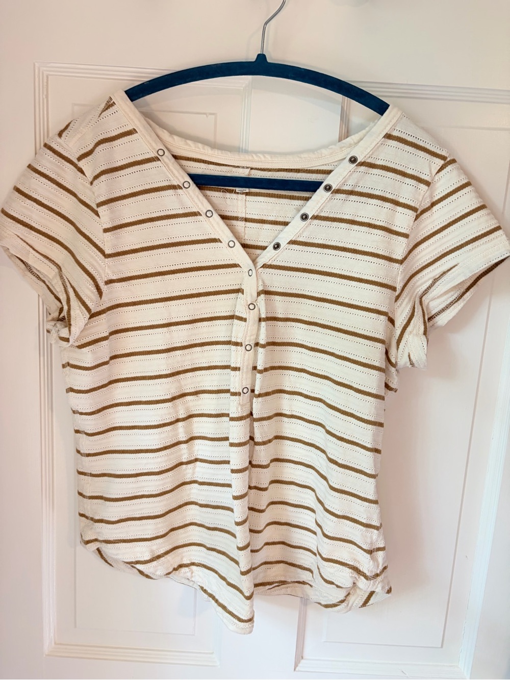 Pilcro Andie Scoop-Neck Ribbed Henley Top Striped - Picture 5 of 9